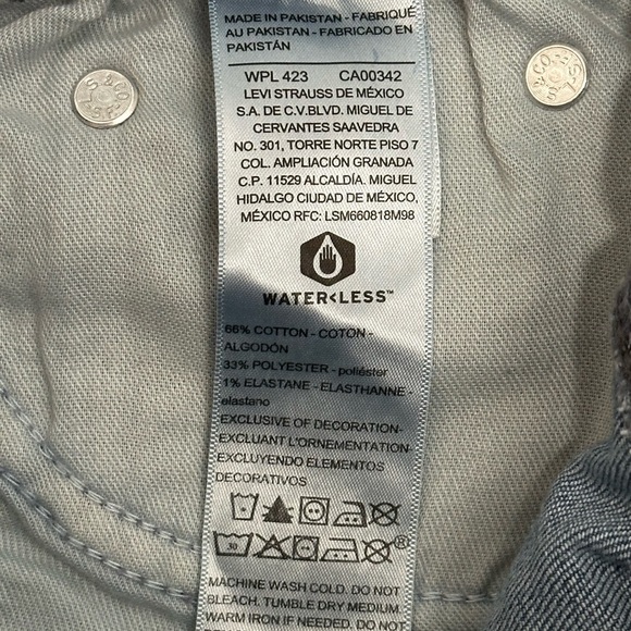 Levi’s Youth Medium 8 Shorts Denim Jeans Blue Drawstring Stretch Pull On NWT - Picture 9 of 10